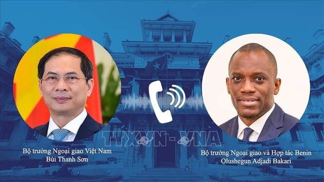 Việt Nam coi trọng thúc đẩy quan hệ hữu nghị, hợp tác truyền thống với Benin
