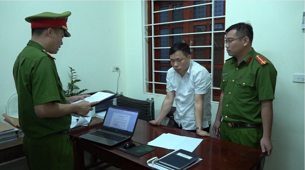Khởi tố, bắt tạm giam Phó Chủ tịch UBND huyện Quỳ Hợp, Nghệ An
