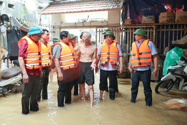 Thủ tướng: Đặt tính mạng, an toàn, sức khỏe của người dân lên trên hết