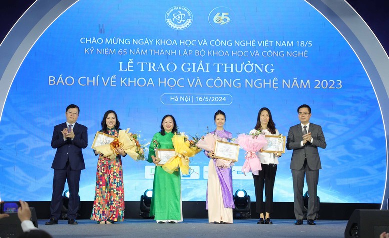 Khởi động Giải thưởng báo chí về khoa học và công nghệ năm 2024