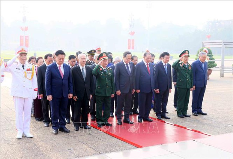 Lãnh đạo Đảng, Nhà nước vào Lăng viếng Chủ tịch Hồ Chí Minh