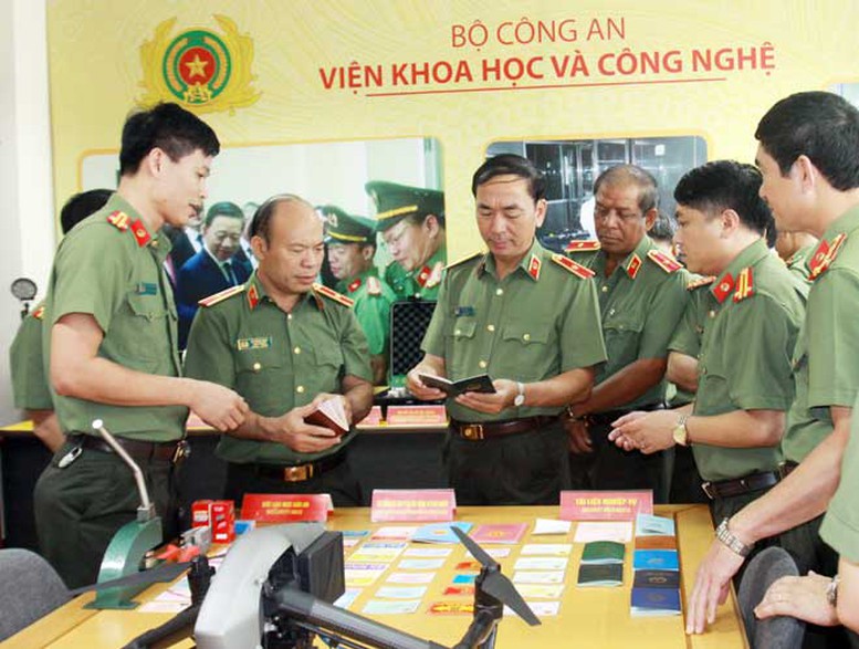 Tạo hành lang pháp lý để quản lý hoạt động thông tin khoa học và công nghệ Công an nhân dân