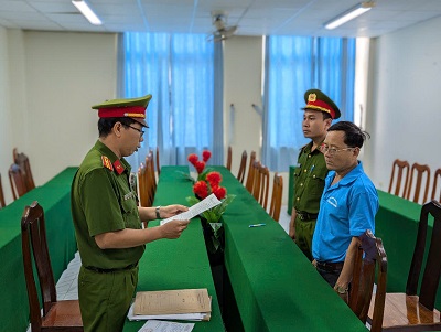 Khởi tố nguyên Chủ tịch Liên đoàn lao động huyện ở Trà Vinh