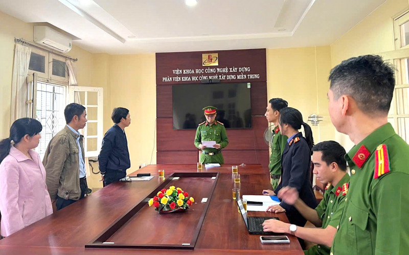 Giám đốc phân viện Khoa học tham gia đường dây buôn bán hóa đơn nghìn tỷ