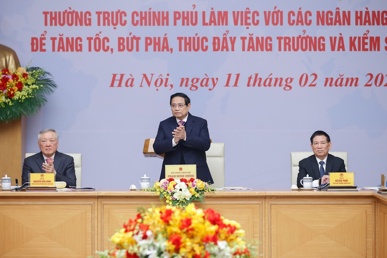 Thủ tướng chủ trì Hội nghị Thường trực Chính phủ làm việc với các ngân hàng thương mại