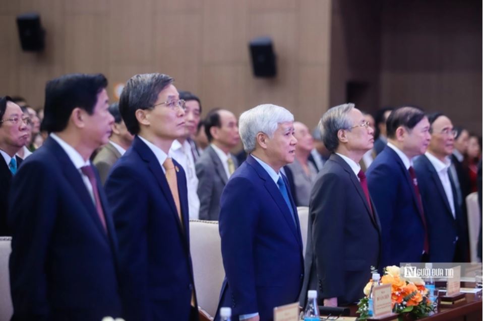 Hội Luật gia Việt Nam đón nhận Huân chương Lao động hạng Nhất
