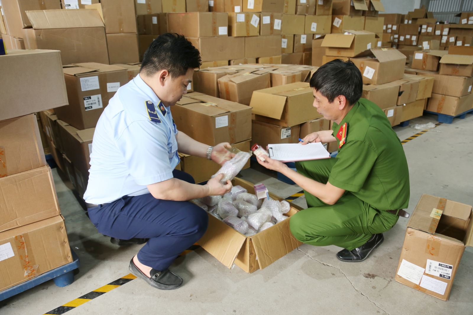 Phát hiện hơn 200.000 sản phẩm 'thực phẩm bảo vệ sức khỏe' không rõ nguồn gốc tại Bắc Ninh