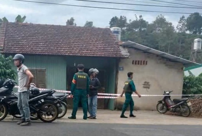Chủ nhà phát hiện thi thể đang phân hủy trong nhà tắm sau 1 năm đi vắng