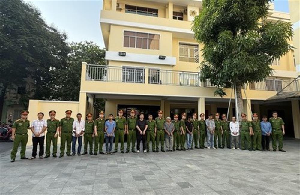 TP.HCM: Khởi tố thêm 34 đối tượng trong đường dây buôn lậu xăng dầu