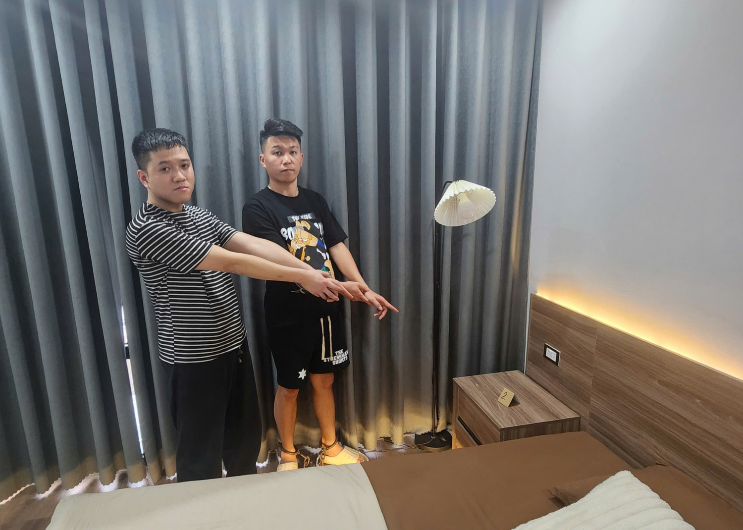 Khởi tố 2 đối tượng tổ chức sử dụng trái phép chất ma túy tại chung cư