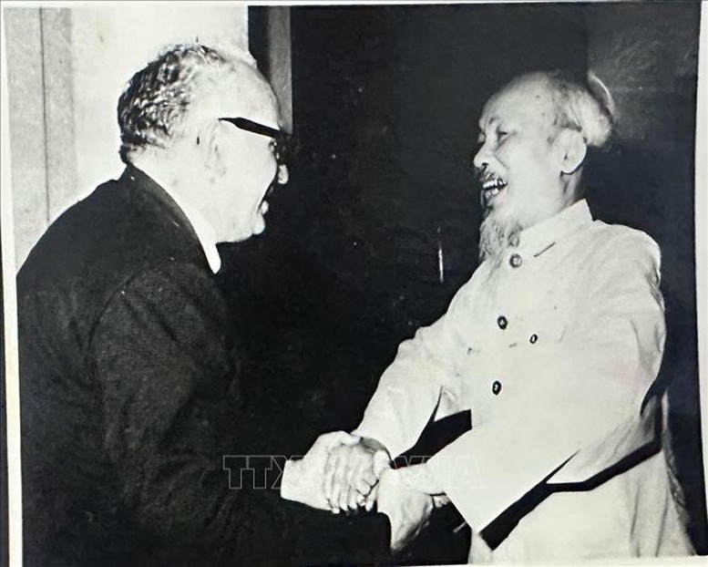 Hình ảnh Chủ tịch Hồ Chí Minh trong trái tim bạn bè quốc tế