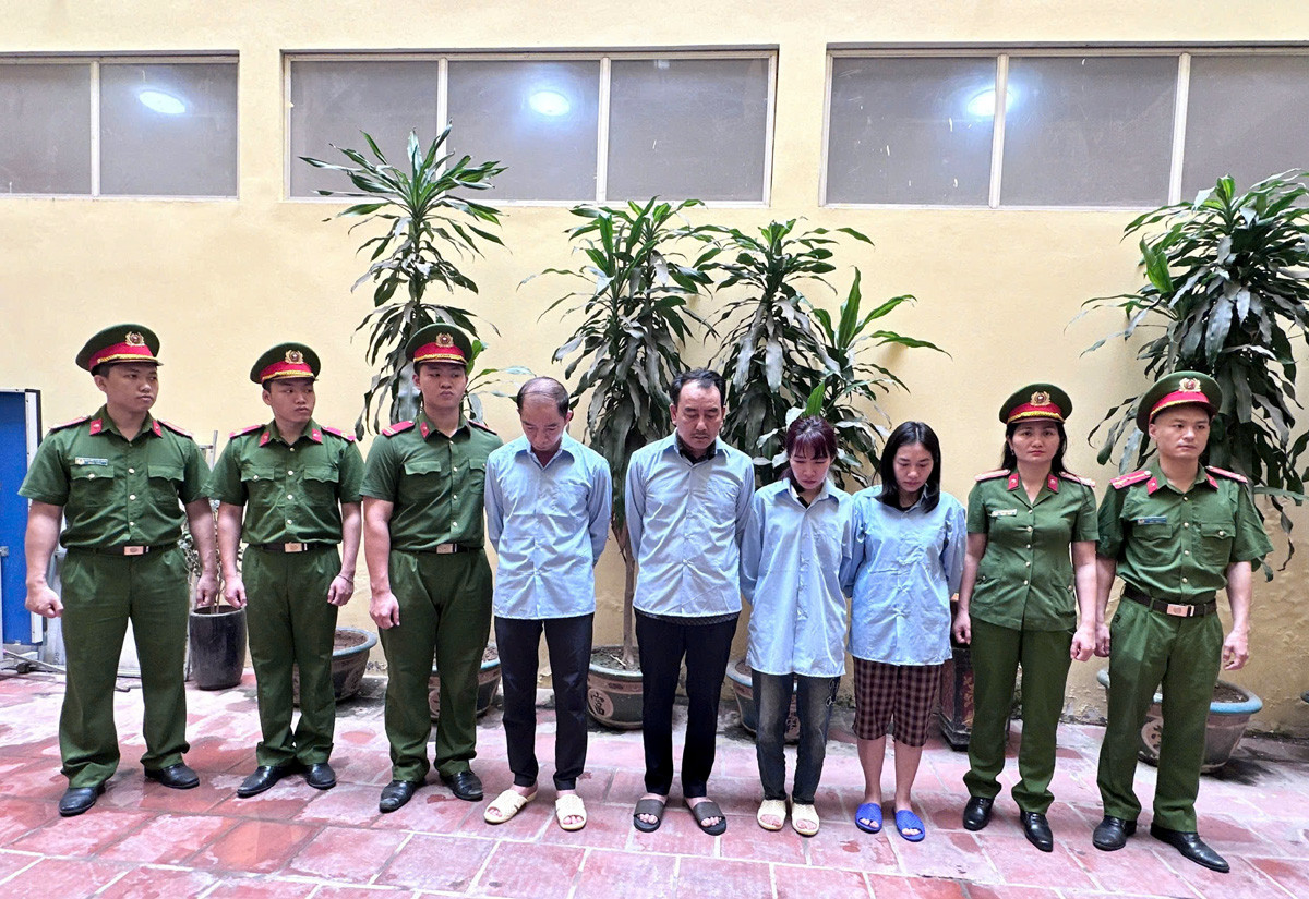 Khởi tố 4 cán bộ phường ở Hà Nội nhận hối lộ hơn 1 tỷ đồng