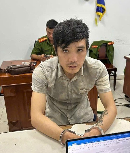 Bắt đối tượng móc túi tại khu vực chiêm bái xá lợi Phật