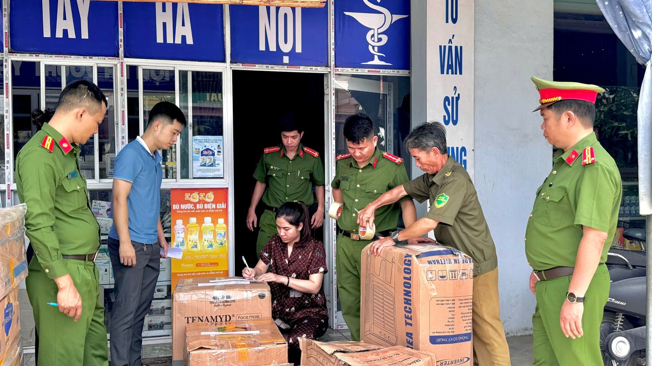 Quảng Bình: Phát hiện cơ sở kinh doanh thuốc tây không phép với hơn 5.000 sản phẩm