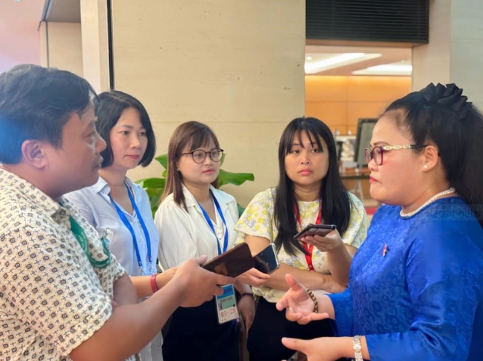 Tiếng nói của nhân dân, nhịp đập của pháp quyền