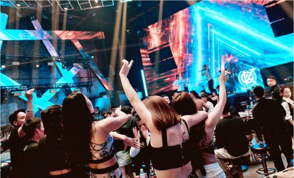Kinh doanh vũ trường, massage, karaoke chịu thuế đặc biệt thế nào theo Luật mới?