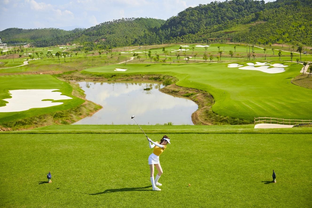 Hoa hậu Đỗ Mỹ Linh trở thành Đại sứ thương hiệu Văn Lang Empire T&T Golf Club
