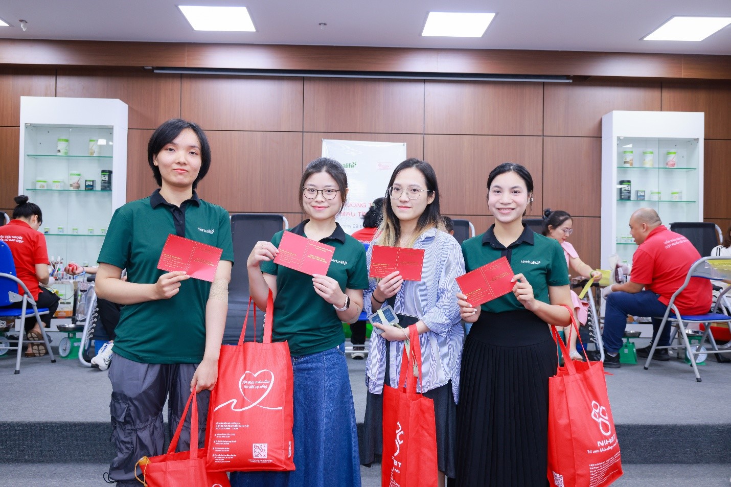 Herbalife Việt Nam tổ chức Ngày Hiến Máu Tình Nguyện 2025 tại TP. Hồ Chí Minh và Hà Nội, tiếp nhận 286 đơn vị máu