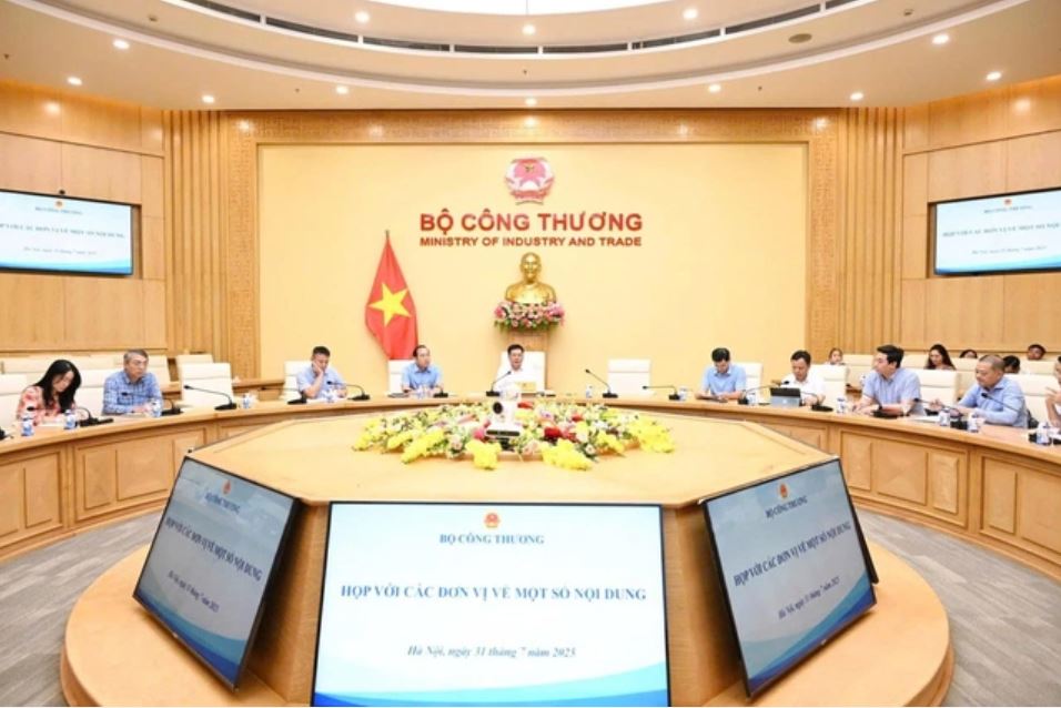 Bộ Công Thương cử 34 lãnh đạo Cục, Vụ về địa phương hỗ trợ chính quyền 2 cấp