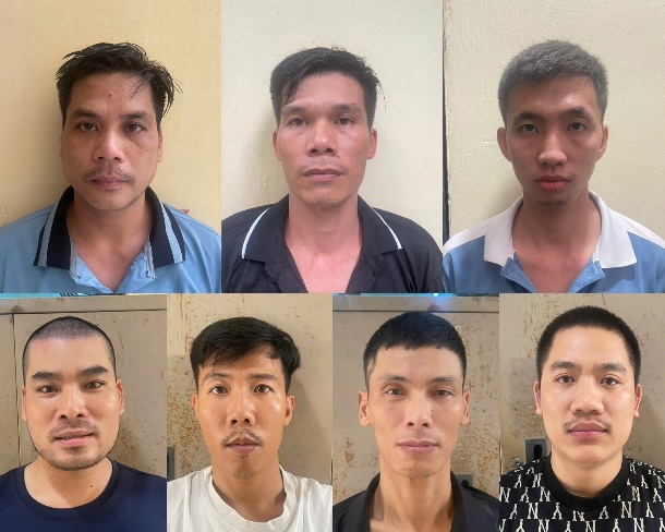 Khởi tố 7 đối tượng đánh bạc ngoài đường ở Hà Nội
