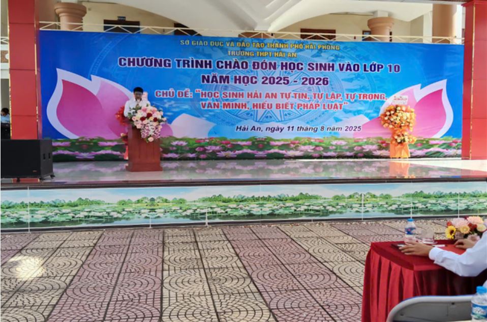 Chi hội Luật gia Doanh nhân và Công chức Hải Phòng truyên truyền pháp luật cho học sinh