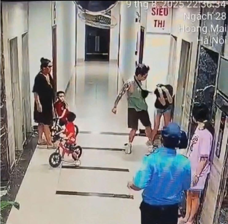 Khởi tố, bắt tạm giam đối tượng hành hung phụ nữ tại chung cư ở Hà Nội