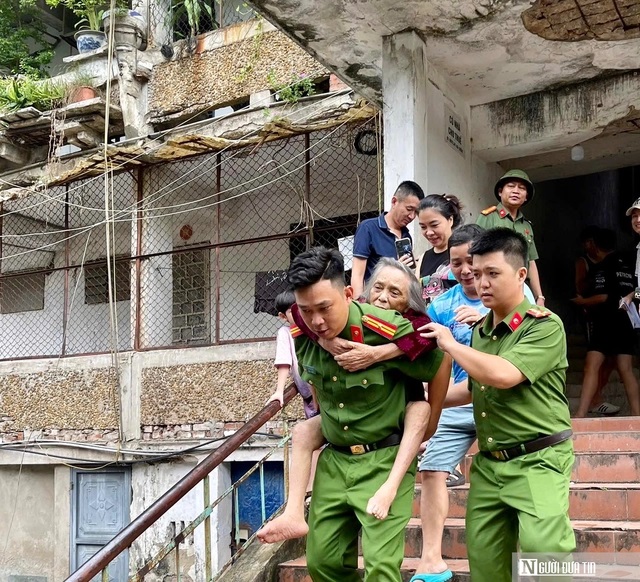 Thủ tướng Chính phủ Phạm Minh Chính nhấn mạnh phải đặt tính mạng người dân lên trên hết