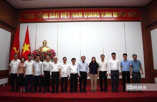 Chủ tịch Hội Luật gia Việt Nam làm việc với Bí thư Thành ủy Hải Phòng