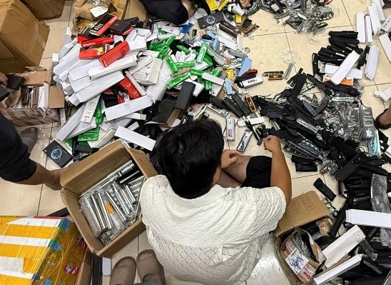 Hà Nội: Triệt phá đường dây buôn bán vũ khí, công cụ hỗ trợ trên mạng