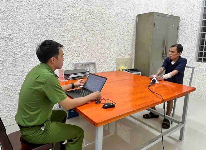Khởi tố đối tượng đâm Thiếu tá Công an trong lúc làm nhiệm vụ