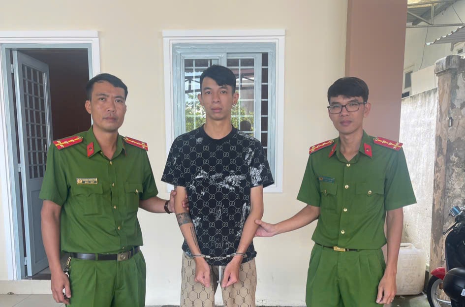 Bắt đối tượng đâm tài xế xe ôm, cướp tài sản