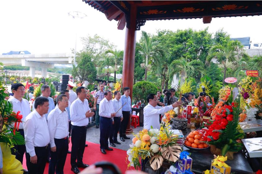 Khánh thành Khu tưởng niệm thanh niên xung phong hy sinh tại bến phà Long Đại