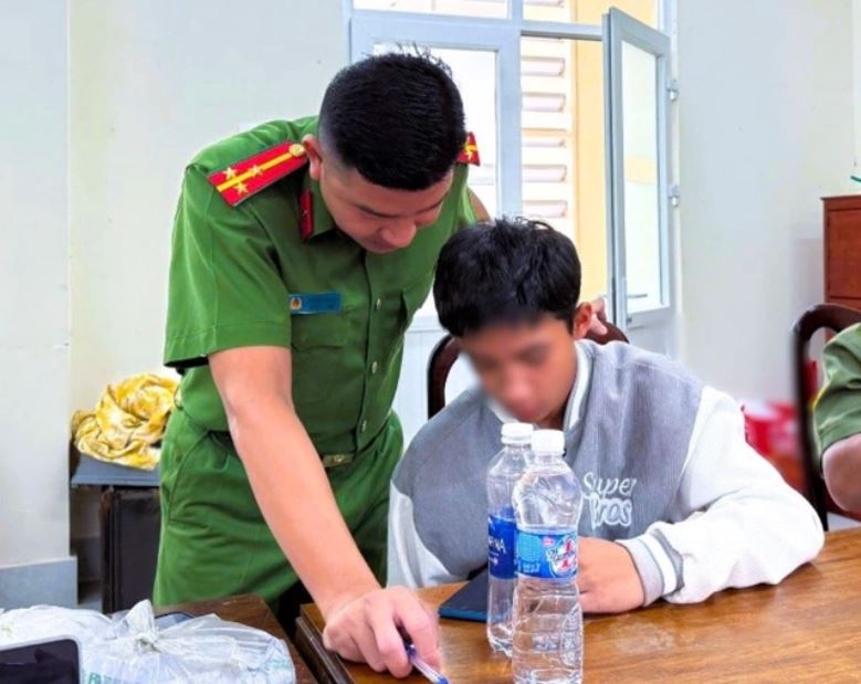 Đối tượng xâm hại bé gái 12 tuổi trong nhà nghỉ ra đầu thú