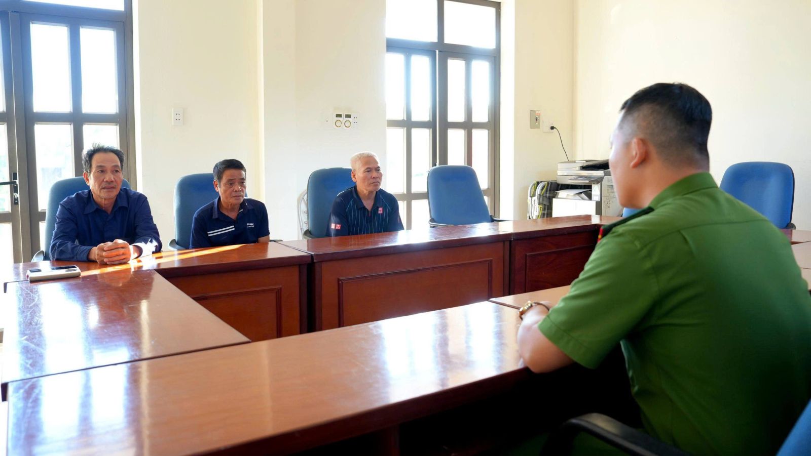 Khởi tố 3 bảo vệ dùng gậy đánh tài xế xe ôm trước sảnh bệnh viện
