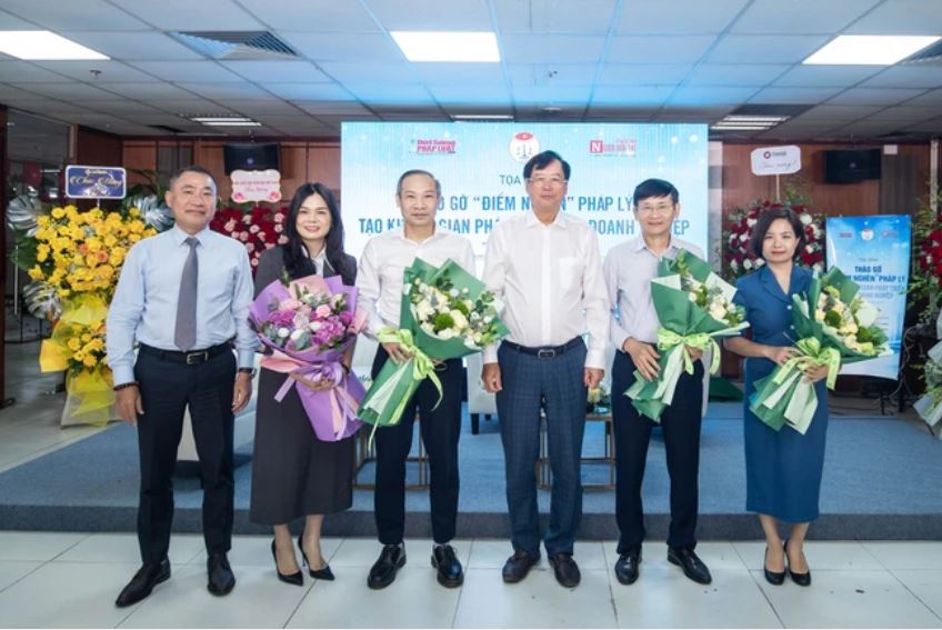 Tổng thuật Tọa đàm 'Tháo gỡ điểm nghẽn pháp lý tạo không gian phát triển cho doanh nghiệp'