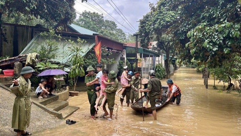 Thủ tướng yêu cầu huy động mọi lực lượng, phương tiện ứng phó với nguy cơ triều cường, ngập lụt, lũ quét, sạt lở đất sau bão số 10