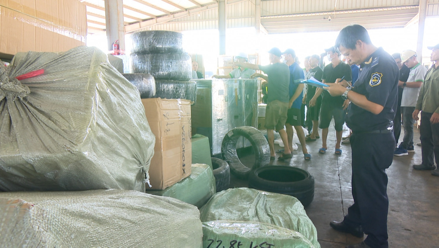 Quảng Ninh: Triệt phá đường dây buôn lậu tại Cửa khẩu Bắc Luân 2