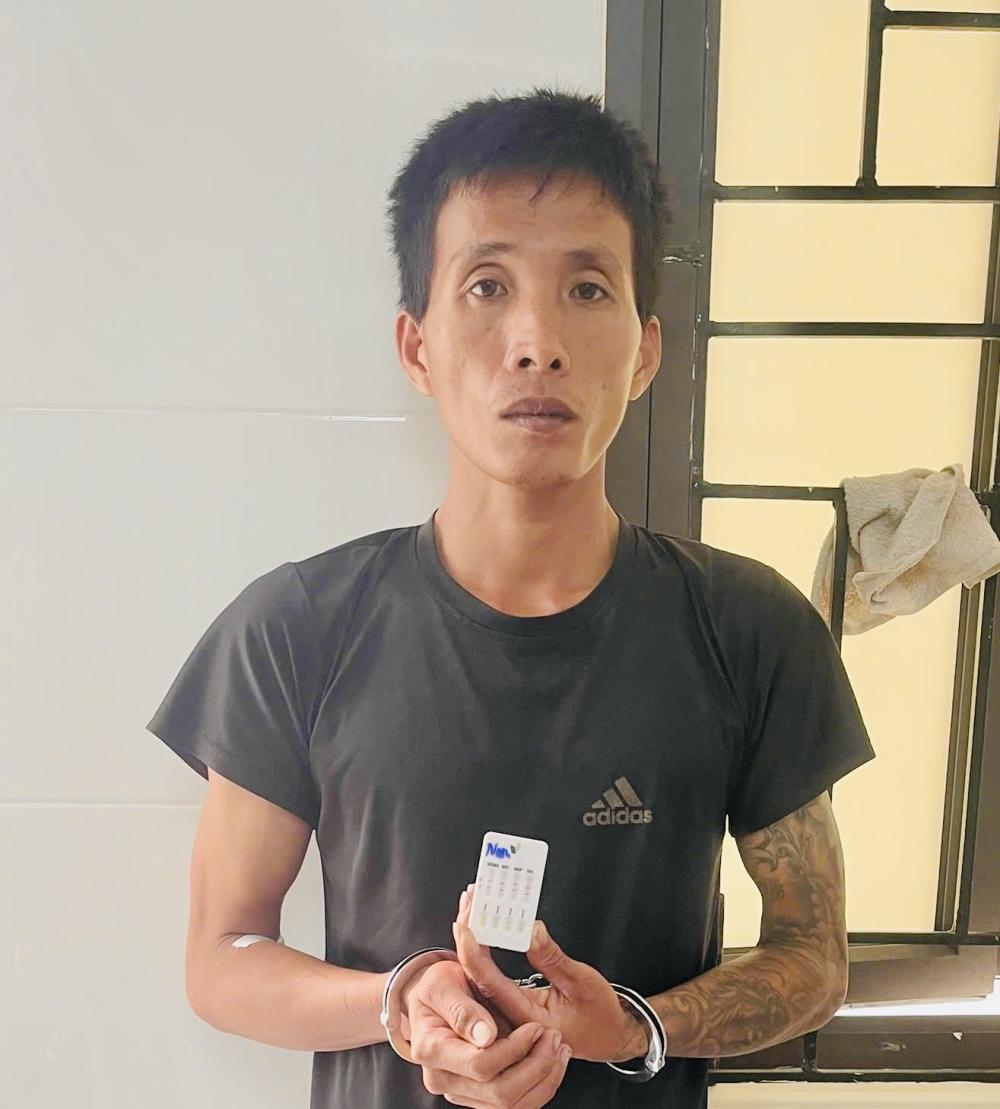 Bắt giữ cha dượng bạo hành con riêng của vợ gây thương tích nặng