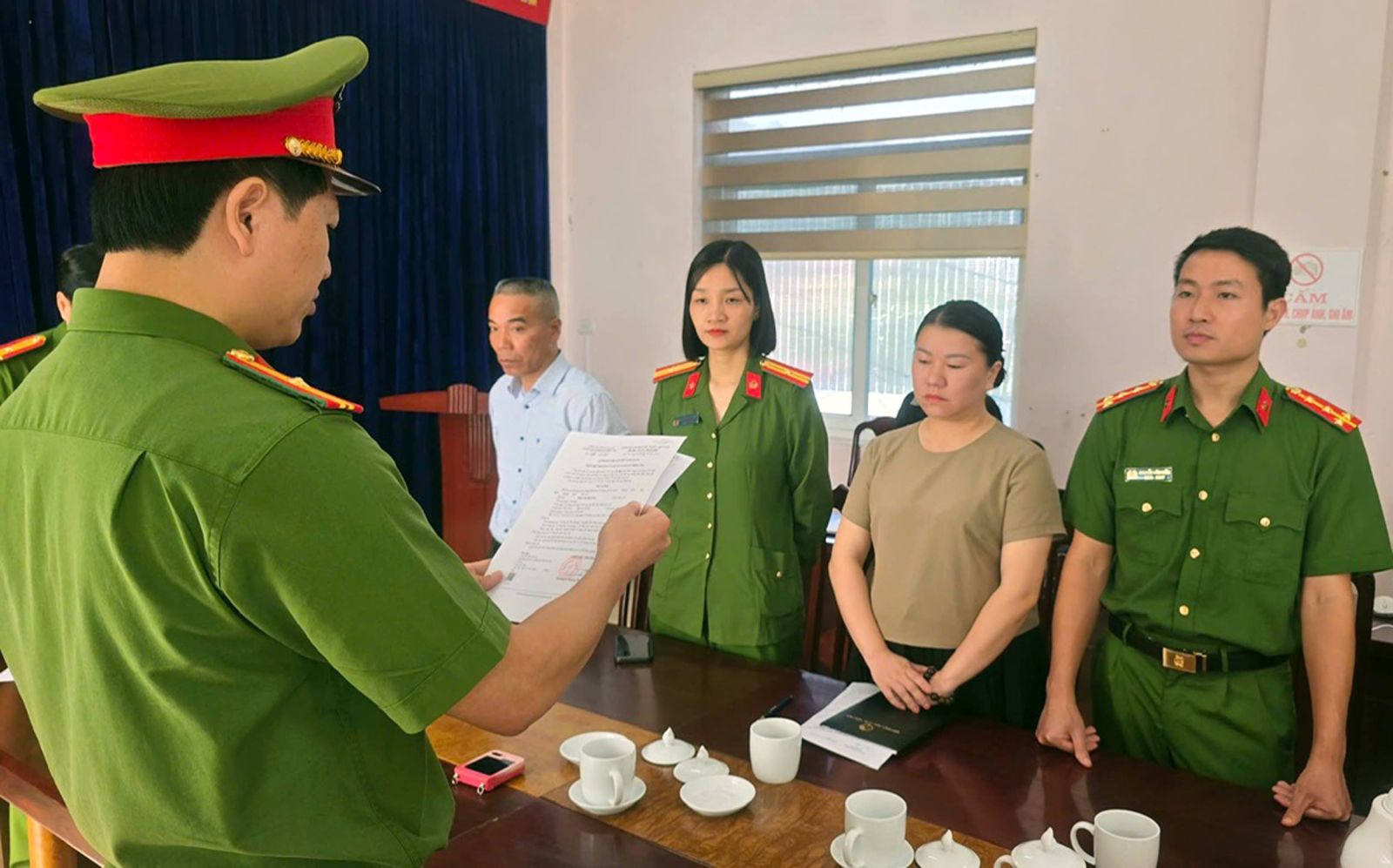Bắt tạm giam cán bộ Phòng Kinh tế UBND xã ở tỉnh Lào Cai về tội nhận hối lộ
