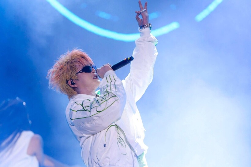 Ngàn khán giả đội mưa, 'quẩy hết mình' trong đêm nhạc VPBank Prime Night có RHYDER, Hà Nhi