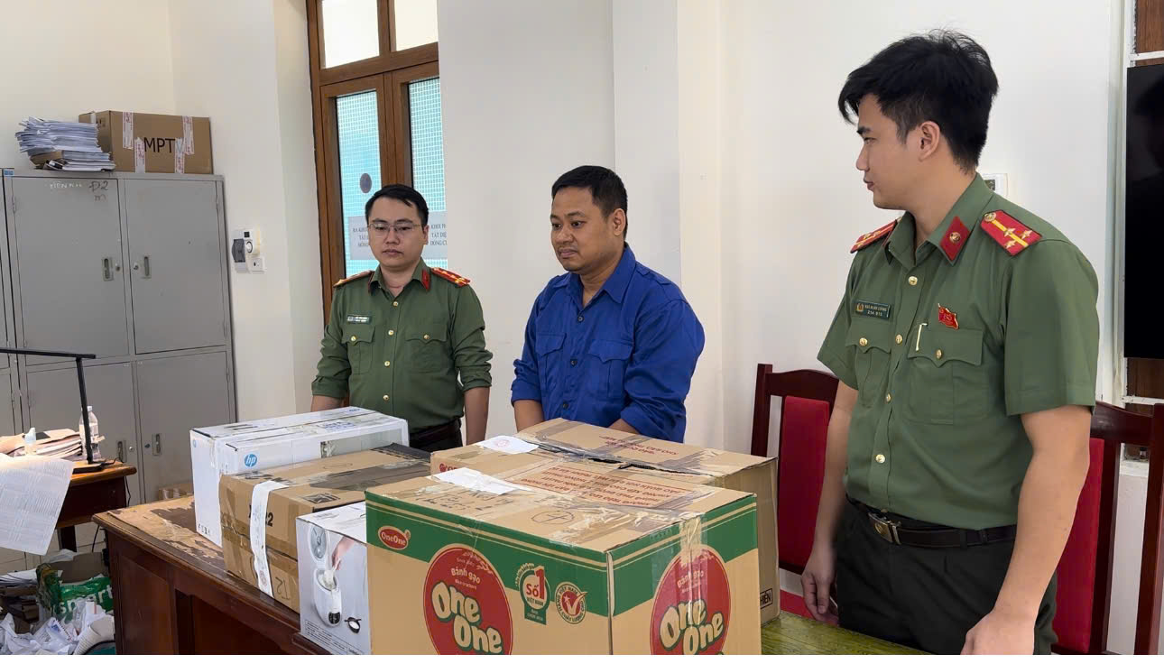 Khởi tố nhóm đối tượng làm giả chứng chỉ nghề rồi rao bán trên mạng xã hội