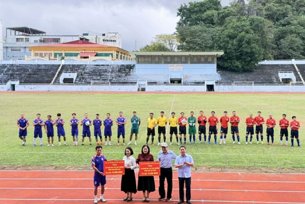 Liên đoàn Bóng đá tỉnh Lạng Sơn tổ chức giao lưu bóng đá, lan tỏa tinh thần thể thao và thiện nguyện