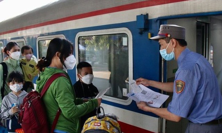 Đề xuất mua, bán vé tàu nhằm mục đích thu lợi bất chính bị phạt đến 4 triệu đồng