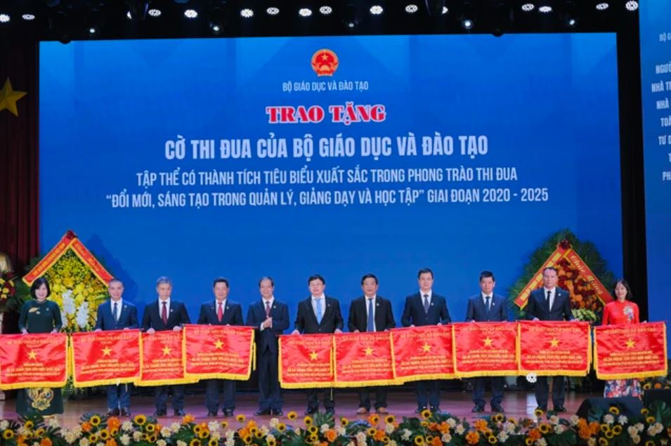 Chủ tịch nước Lương Cường dự Lễ kỷ niệm Ngày Nhà giáo Việt Nam