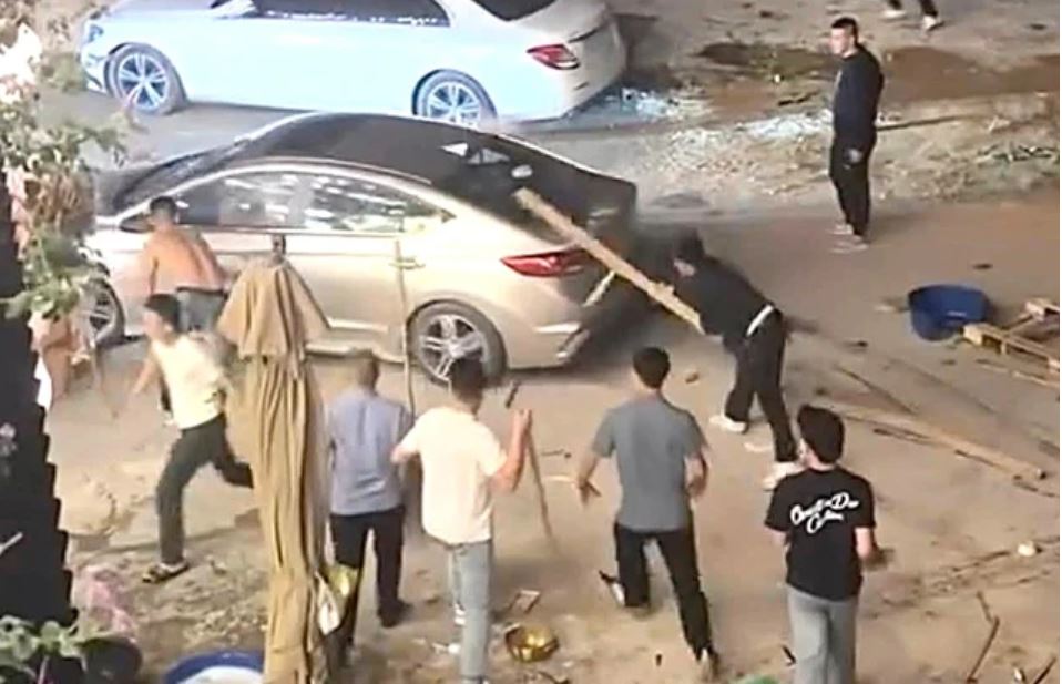 Những 'điều tra viên'… online