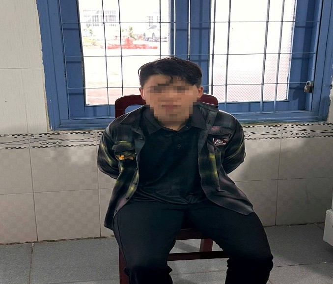 Bắt thiếu niên 15 tuổi đâm trọng thương tài xế xe ôm để cướp xe