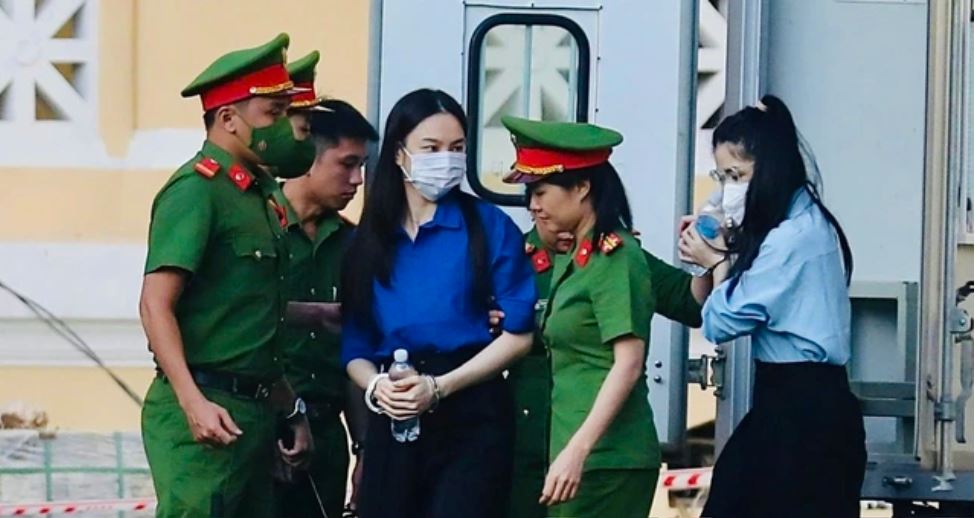 Hoa hậu Thùy Tiên, Quang Linh vlog và đồng phạm hầu tòa