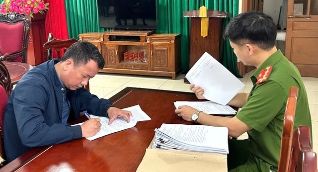 Khởi tố, bắt tạm giam nguyên cán bộ địa chính xã vì nhận hối lộ