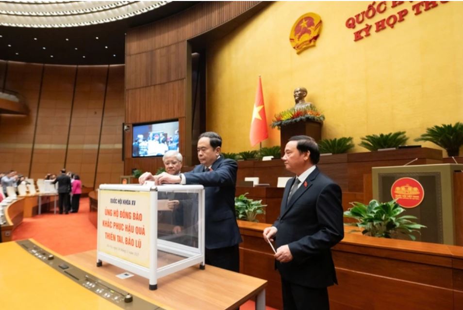 Bão lũ, thiên tai ác liệt đến đâu cũng qua đi, nhưng tình đồng chí, nghĩa đồng bào mãi còn ở lại