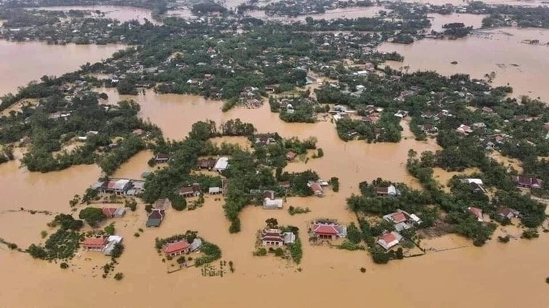 Bộ GD&ĐT sẽ cấp phát miễn phí toàn bộ sách giáo khoa cho học sinh vùng lũ